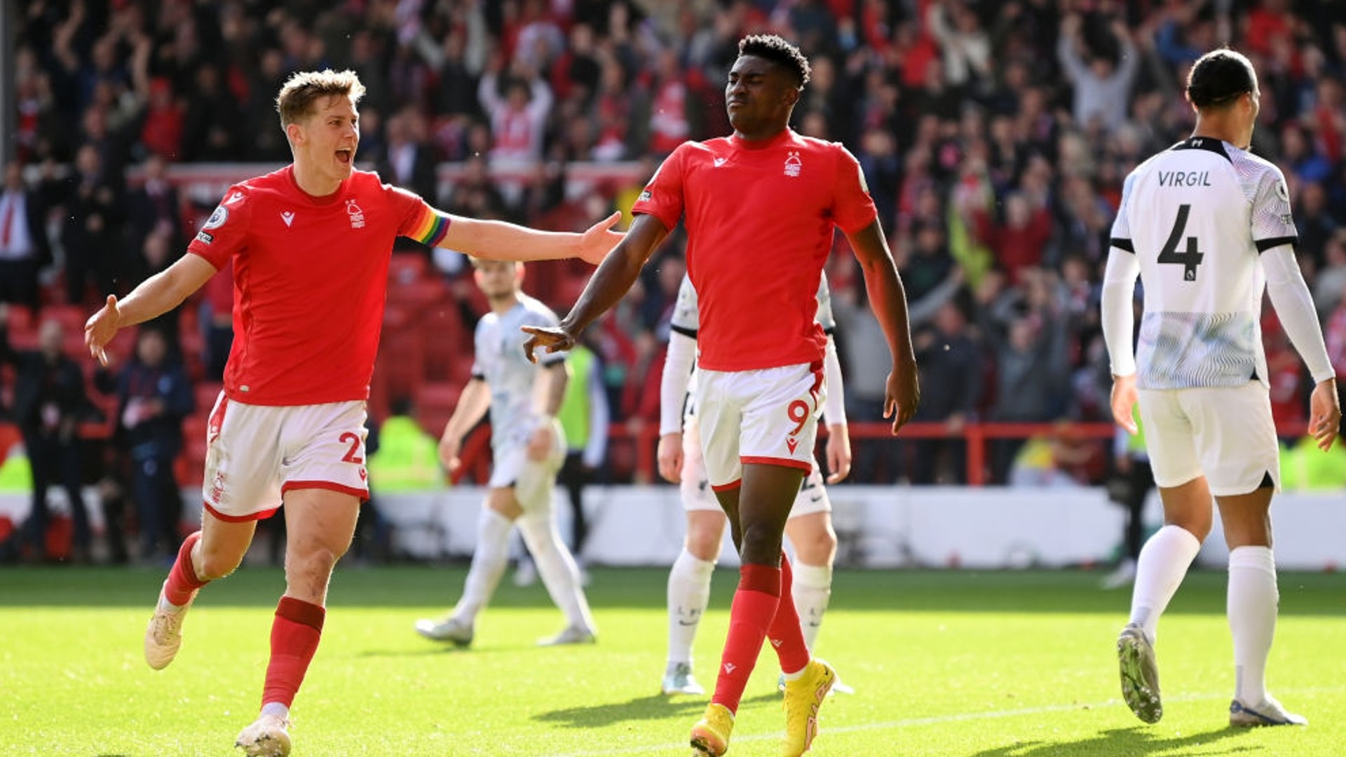 裁判出示黄 裁判出示黄